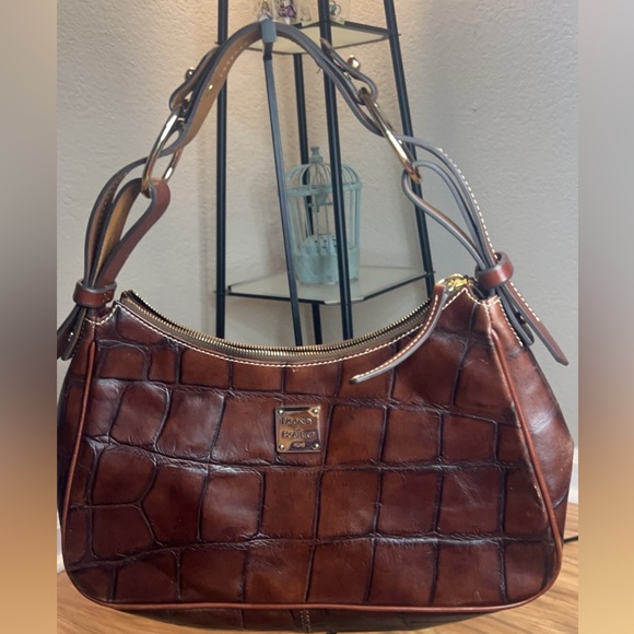 Dooney & Bourke Handbags - Dooney and Bourke Croc embossed shoulder bag EUC